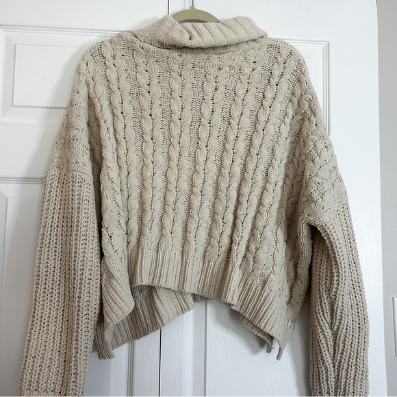 VICI Chunky Oversized Sweater - Cowl Neck Size S - Picture 3 of 4